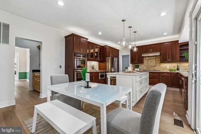 12607 LAKE NORMANDY LN, Fairfax, VA 22030