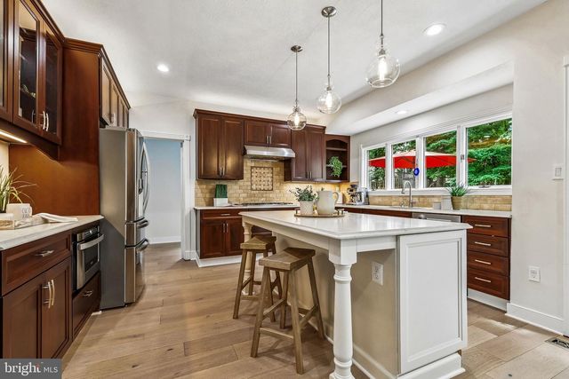 12607 LAKE NORMANDY LN, Fairfax, VA 22030
