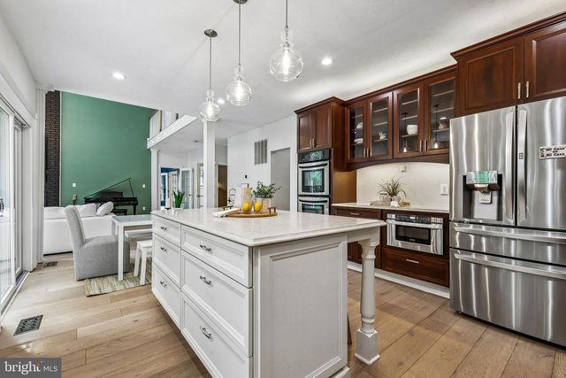 12607 LAKE NORMANDY LN, Fairfax, VA 22030