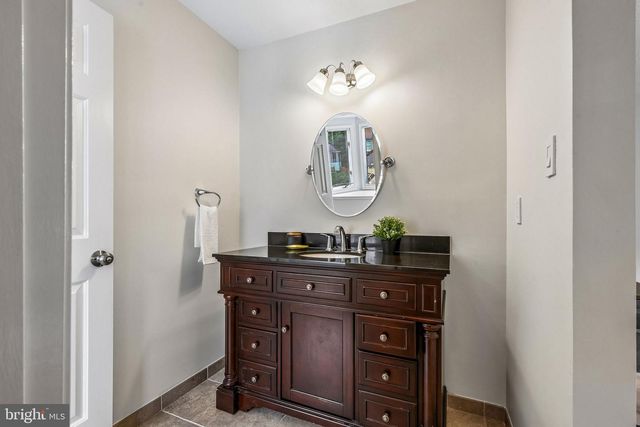 12607 LAKE NORMANDY LN, Fairfax, VA 22030
