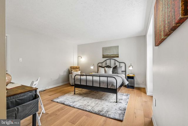 12607 LAKE NORMANDY LN, Fairfax, VA 22030
