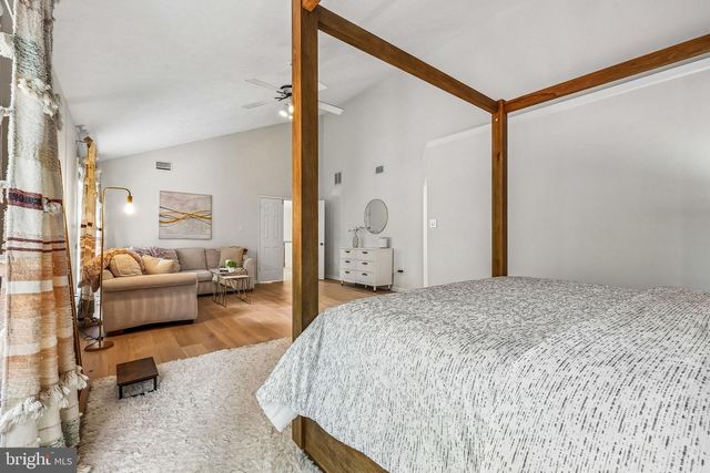 12607 LAKE NORMANDY LN, Fairfax, VA 22030
