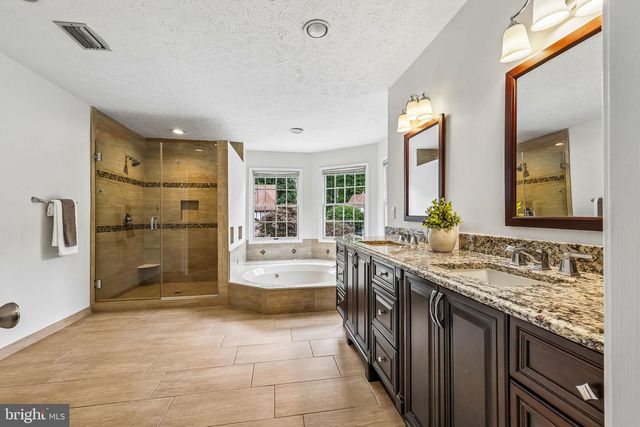 12607 LAKE NORMANDY LN, Fairfax, VA 22030