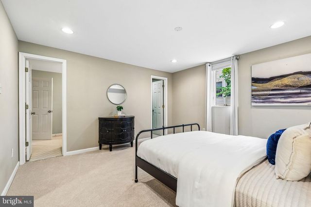 12607 LAKE NORMANDY LN, Fairfax, VA 22030