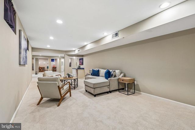 12607 LAKE NORMANDY LN, Fairfax, VA 22030