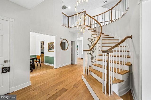 12607 LAKE NORMANDY LN, Fairfax, VA 22030