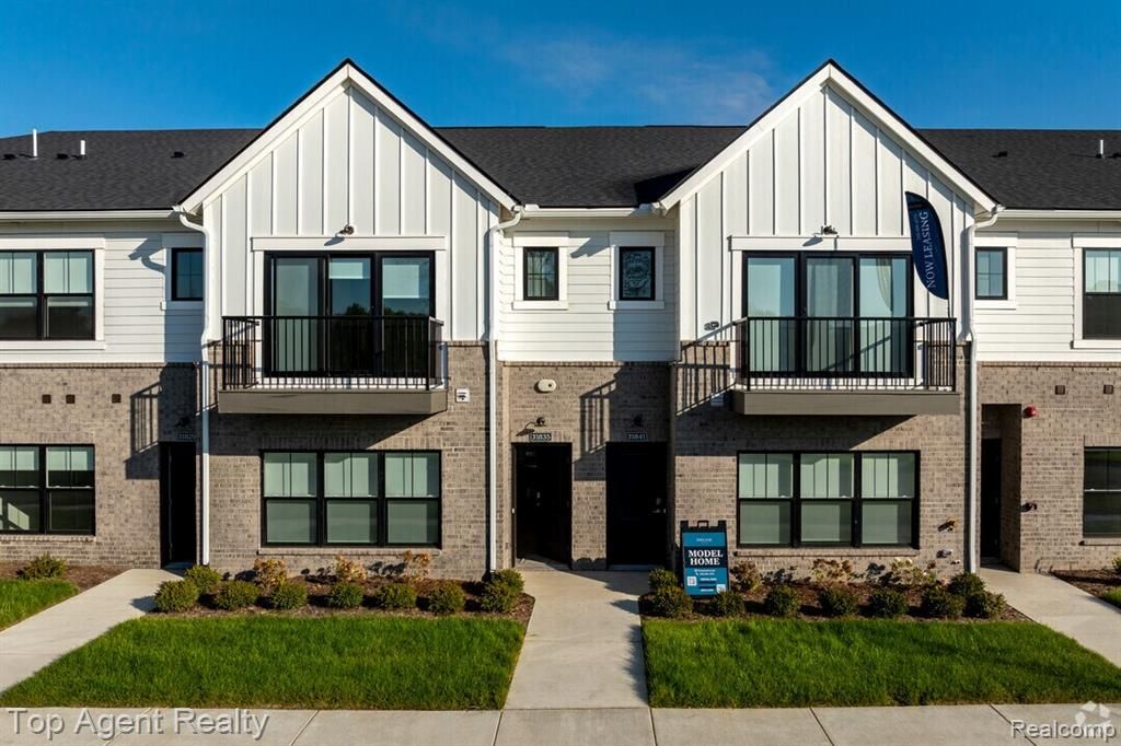 31601 Gabby Court, Chesterfield, MI 48047