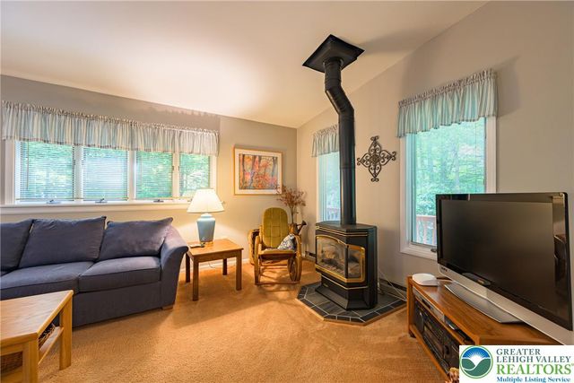 53 White Oak Drive, Penn Forest Twp, PA 18229