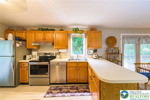 53 White Oak Drive, Penn Forest Twp, PA 18229