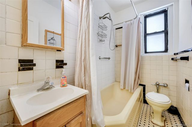 47-20 42nd Street 1B, Sunnyside, NY 11104