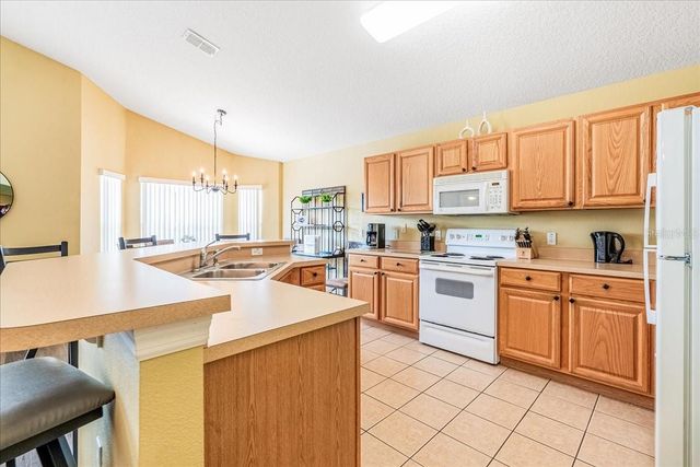 628 KENSINGTON DRIVE, Davenport, FL 33897