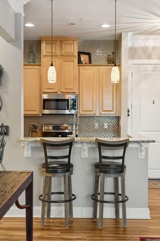 200 River Landing Drive 204f, Charleston, SC 29492