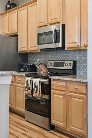 200 River Landing Drive 204f, Charleston, SC 29492