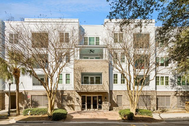 200 River Landing Drive 204f, Charleston, SC 29492