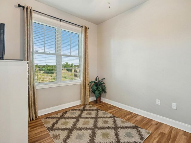 200 River Landing Drive 204f, Charleston, SC 29492