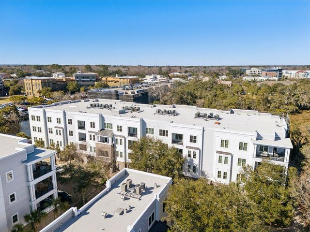 200 River Landing Drive 204f, Charleston, SC 29492