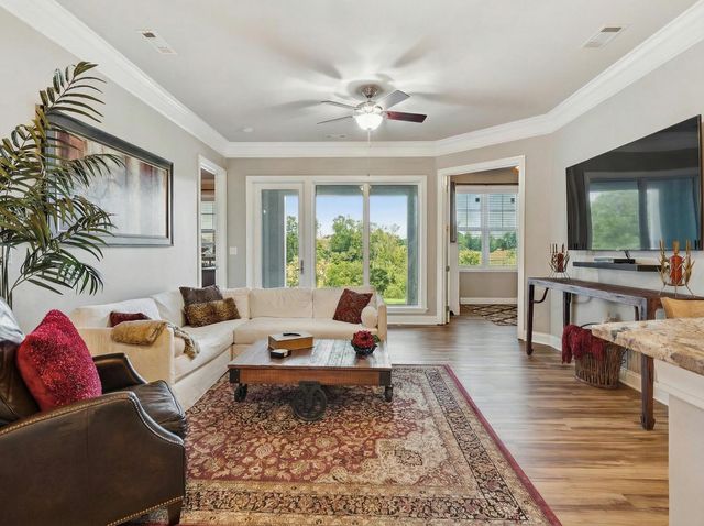 200 River Landing Drive 204f, Charleston, SC 29492