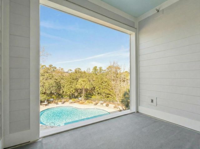 200 River Landing Drive 204f, Charleston, SC 29492