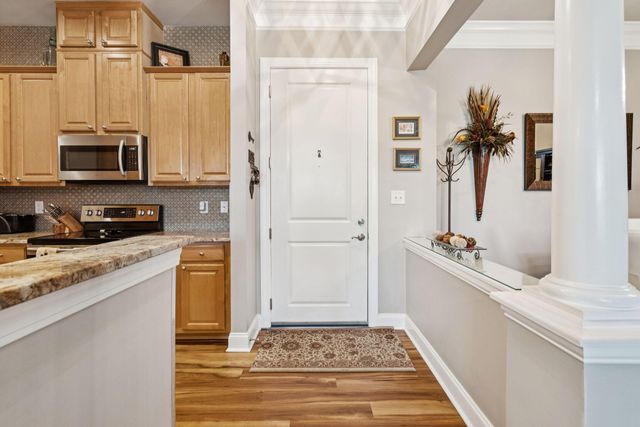 200 River Landing Drive 204f, Charleston, SC 29492