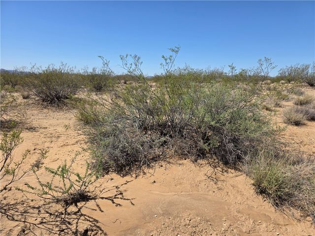 000 E Cathedral Rock Rd., Golden Valley, AZ 86413