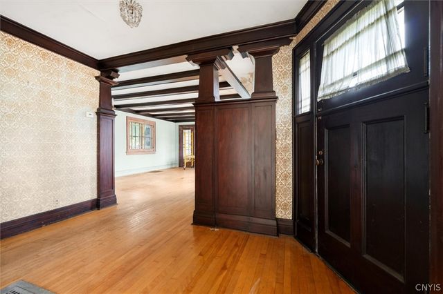 1035 Oak Street, Syracuse, NY 13203