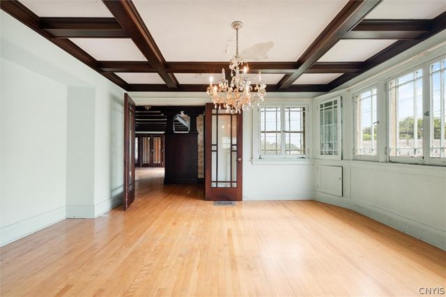 1035 Oak Street, Syracuse, NY 13203
