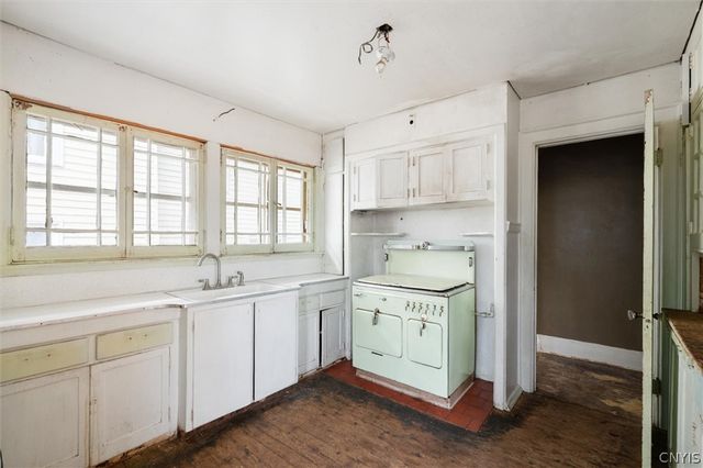 1035 Oak Street, Syracuse, NY 13203
