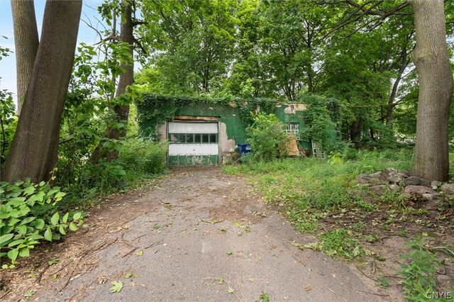 1035 Oak Street, Syracuse, NY 13203