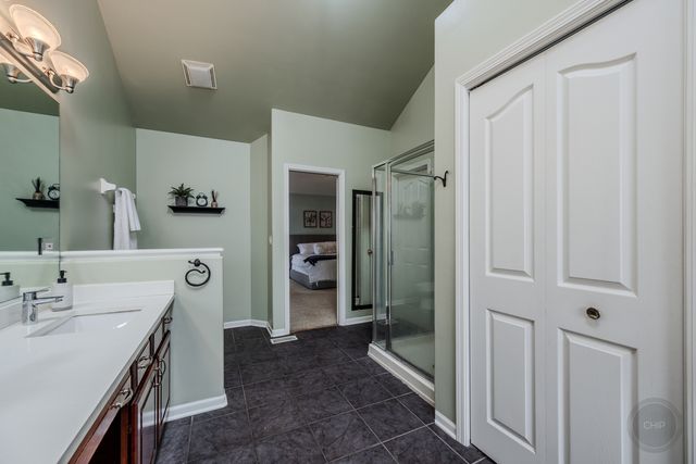 2805 Clara Avenue, Aurora, IL 60502