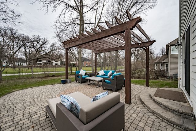 2805 Clara Avenue, Aurora, IL 60502