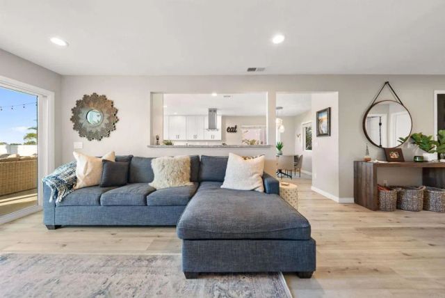 6827 El Fuerte Street, Carlsbad, CA 92009