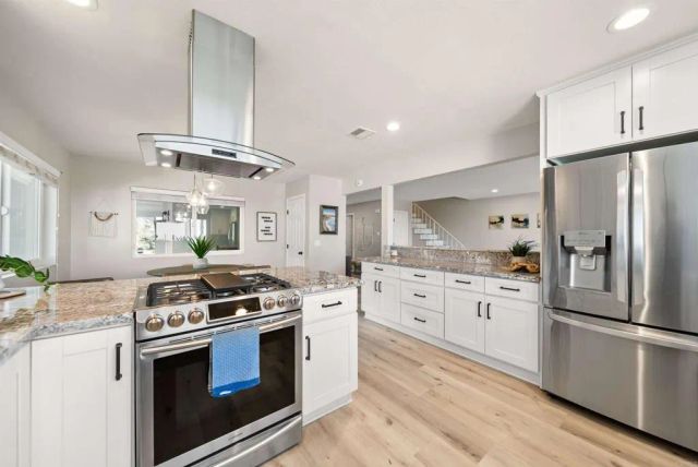 6827 El Fuerte Street, Carlsbad, CA 92009