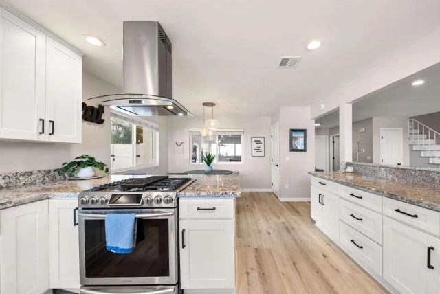 6827 El Fuerte Street, Carlsbad, CA 92009