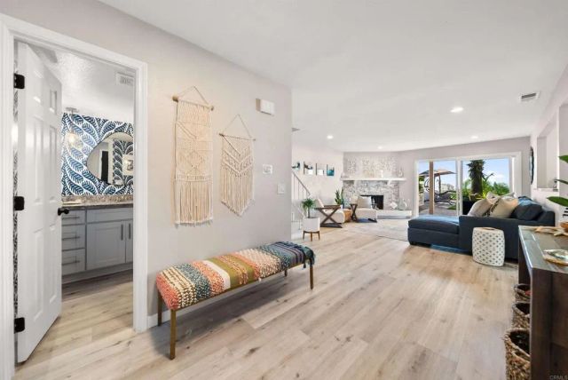 6827 El Fuerte Street, Carlsbad, CA 92009