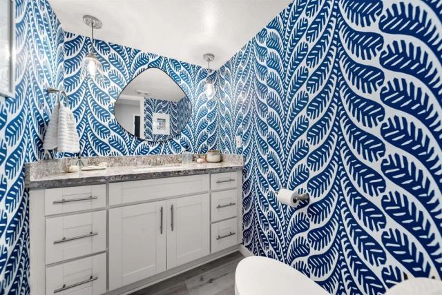 6827 El Fuerte Street, Carlsbad, CA 92009