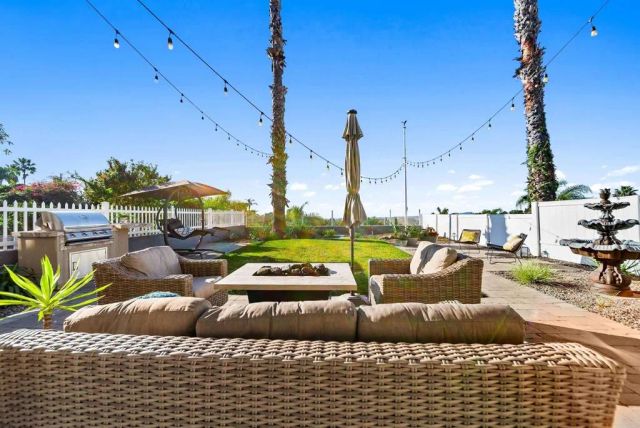 6827 El Fuerte Street, Carlsbad, CA 92009