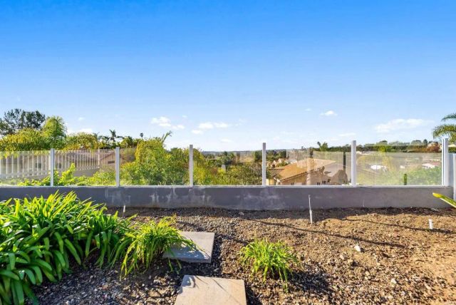 6827 El Fuerte Street, Carlsbad, CA 92009