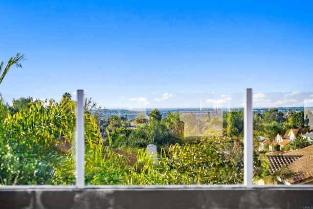 6827 El Fuerte Street, Carlsbad, CA 92009