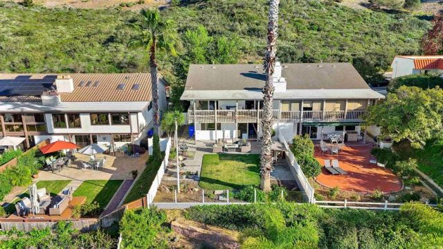 6827 El Fuerte Street, Carlsbad, CA 92009
