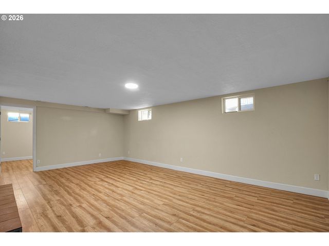 14109 Se ELLIS St, Portland, OR 97236