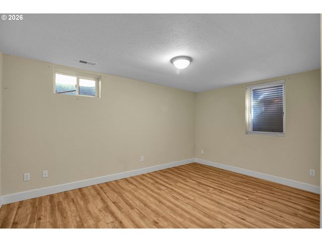 14109 Se ELLIS St, Portland, OR 97236