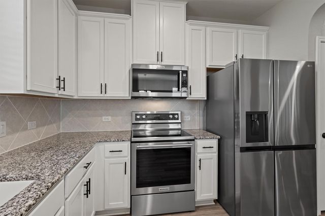 213 Sweet Autumn DR, Georgetown, TX 78626