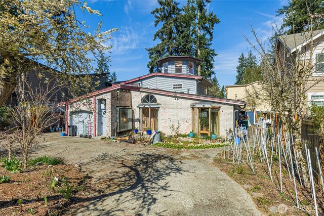 12238 NE 70th Street, Kirkland, WA 98033