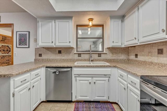 1923 E Lakeside Terrace, Mustang, OK 73064