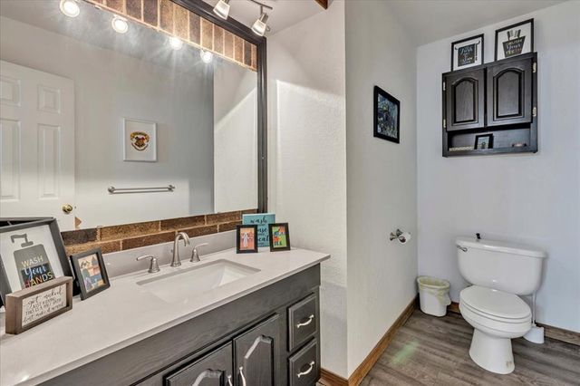 1923 E Lakeside Terrace, Mustang, OK 73064