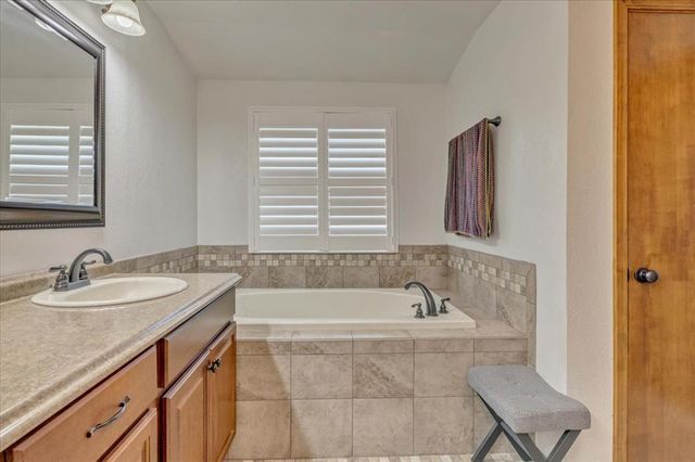 1923 E Lakeside Terrace, Mustang, OK 73064