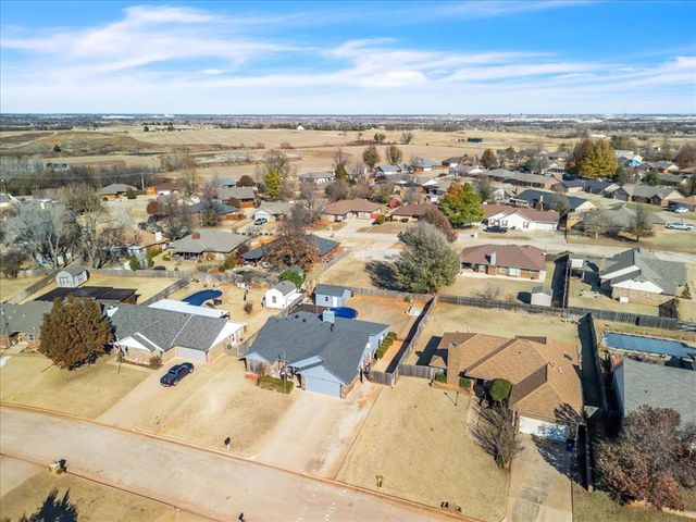 1923 E Lakeside Terrace, Mustang, OK 73064
