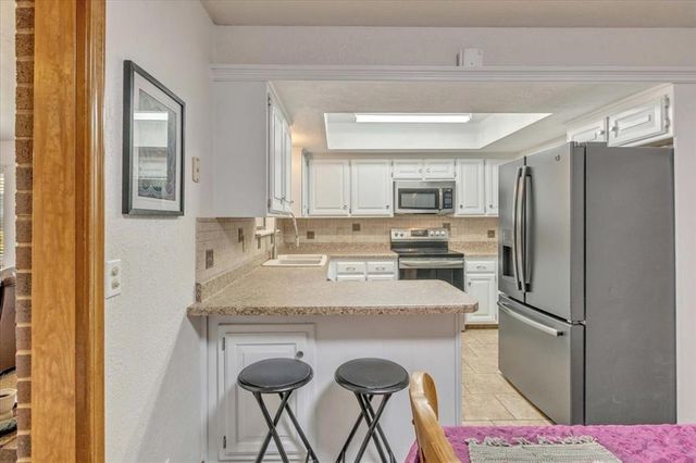 1923 E Lakeside Terrace, Mustang, OK 73064