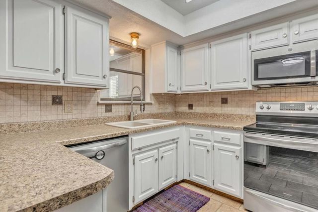 1923 E Lakeside Terrace, Mustang, OK 73064