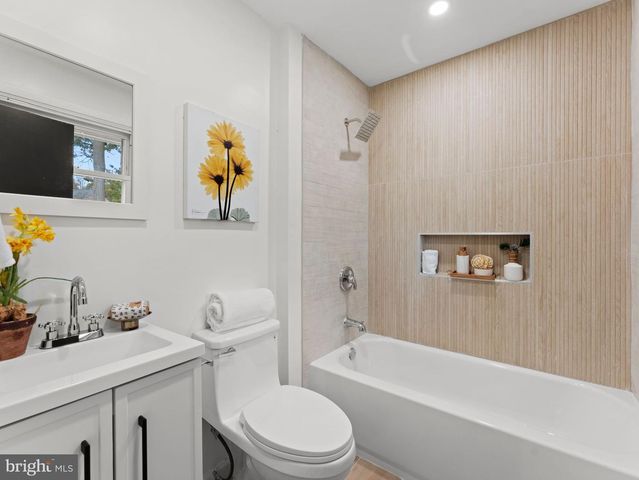 443 VALLEY RUN DR, Cherry Hill, NJ 08002